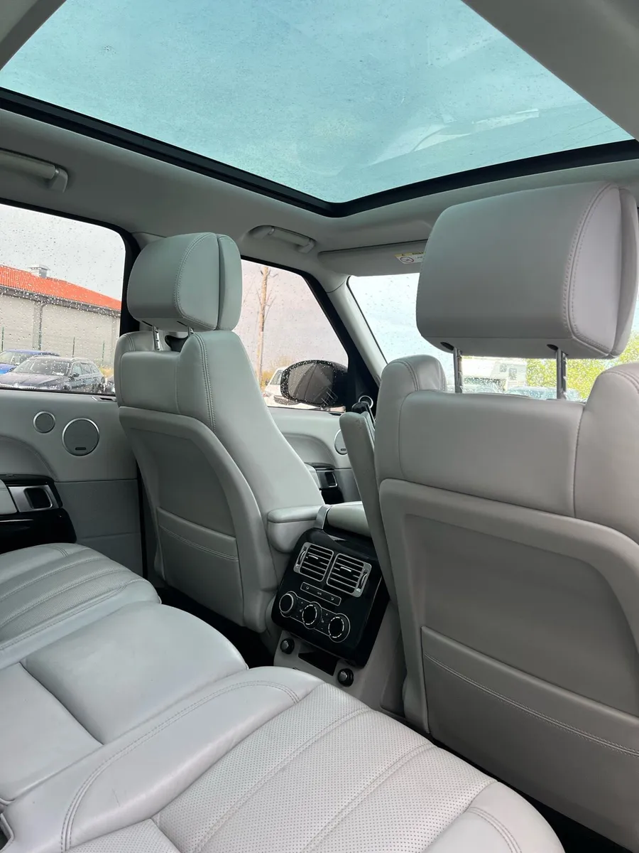 Land Rover Range Rover Vogue 3.0 TDV6 - Image 4
