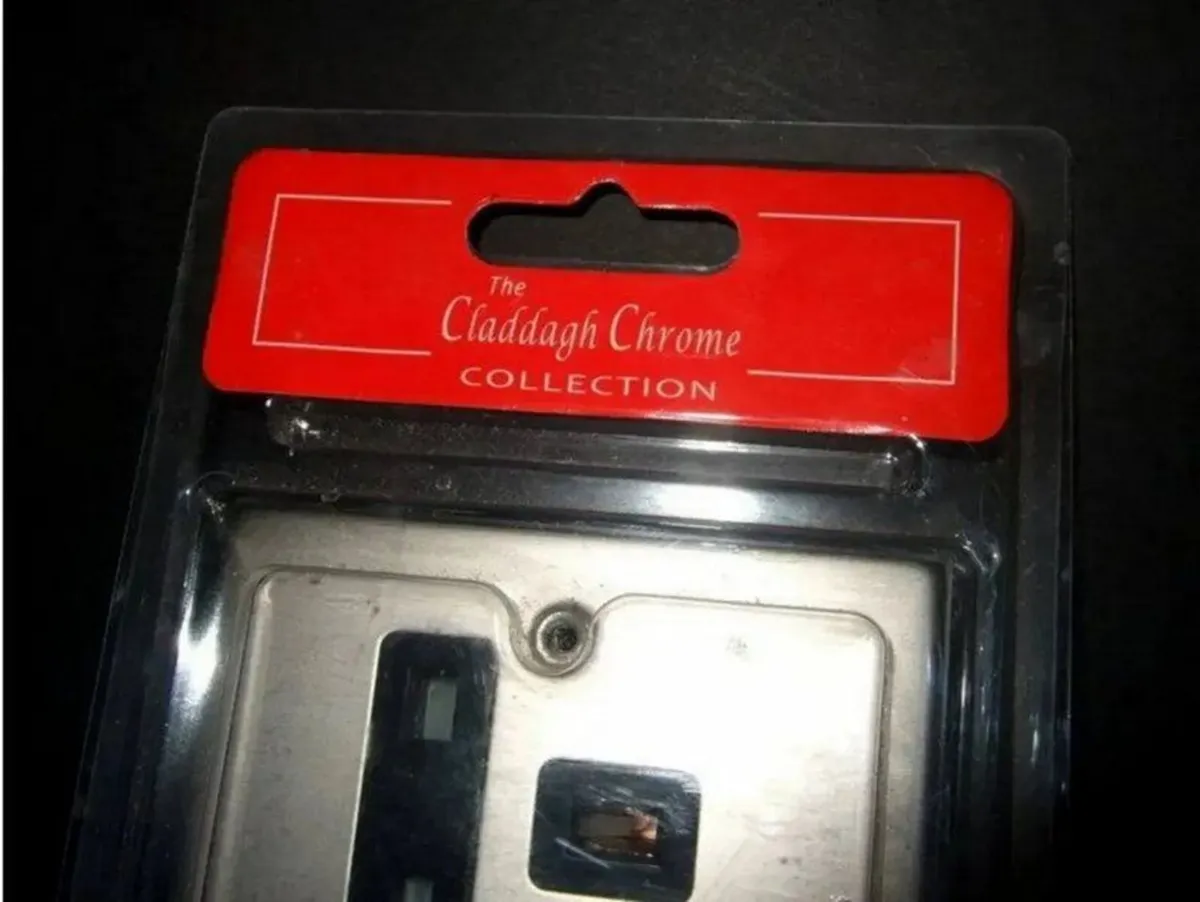 BNIB Satin Chrome 13A Twin Socket with 2 USB Ports - Image 3