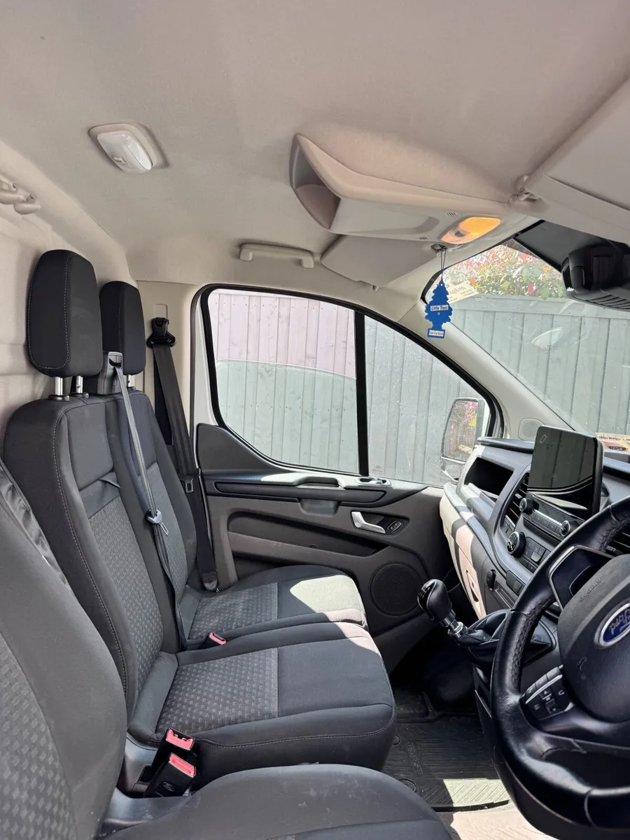 Ford Transit Custom 2022 - Image 3