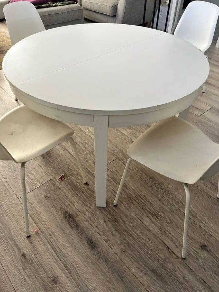 Table and Chairs - Image 2