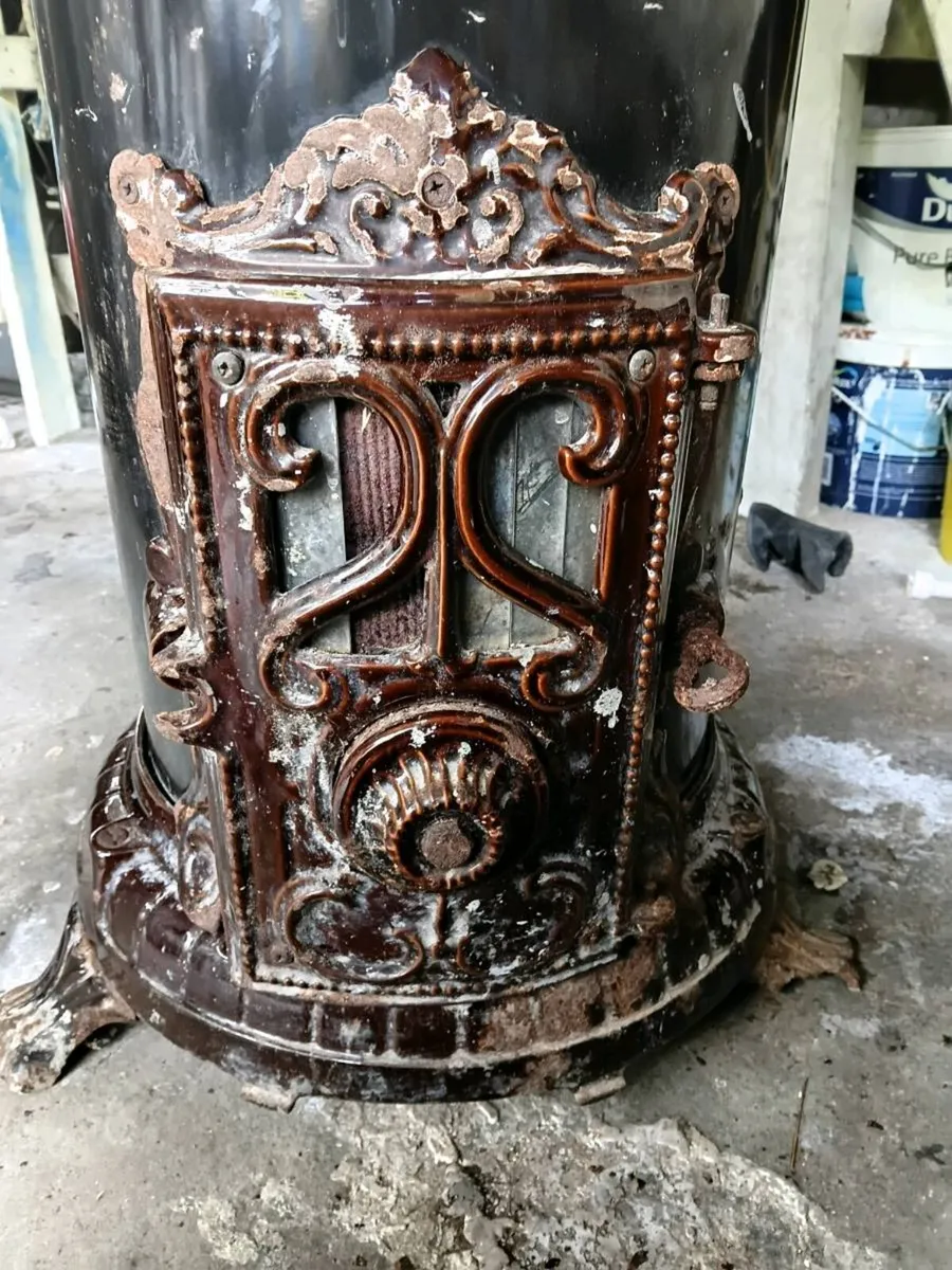 Antique Stove - Image 3