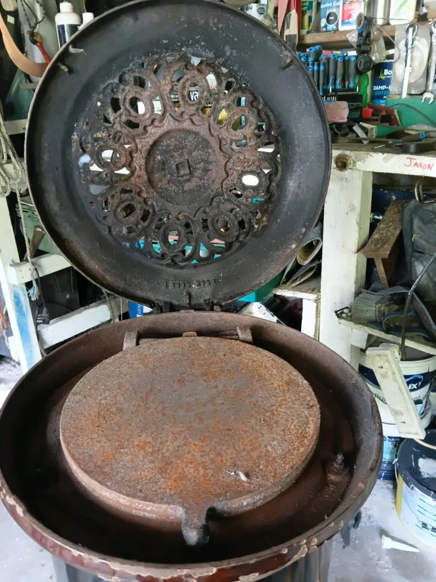 Antique Stove - Image 4