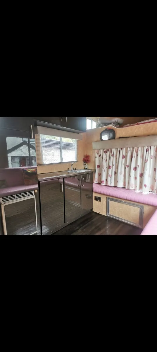 Horse Lorry - Image 4