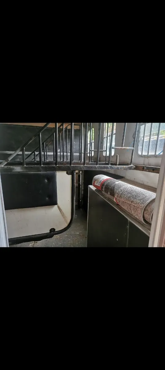 Horse Lorry - Image 4