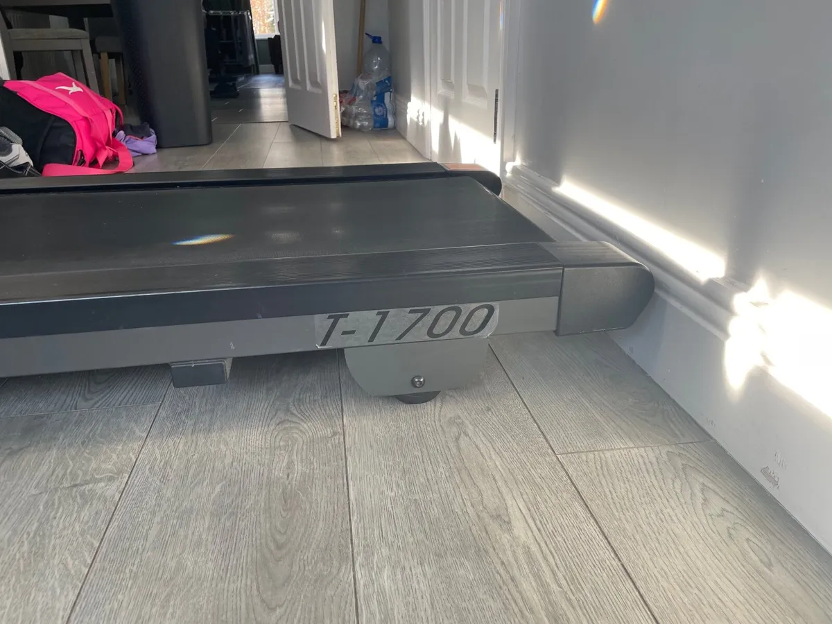 Treadmill T1700 - Image 3
