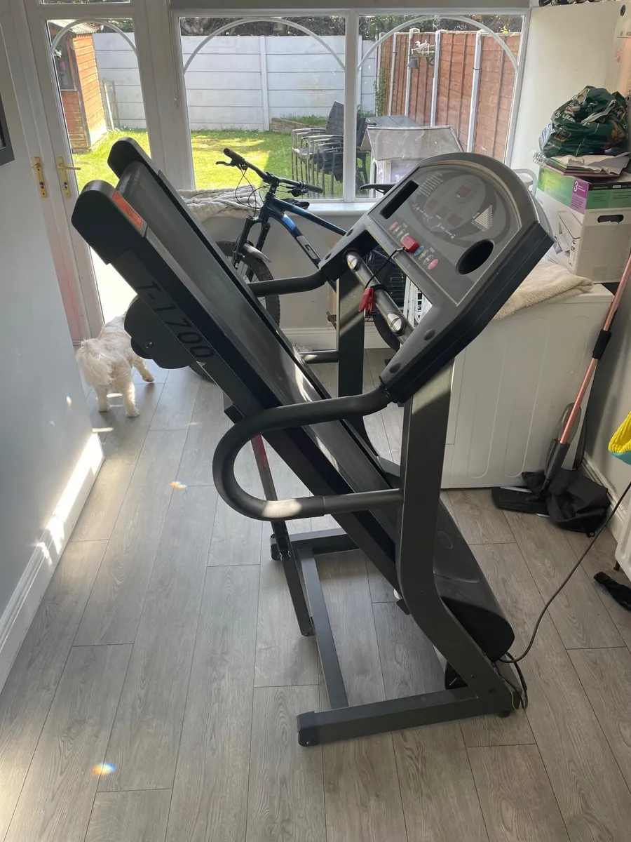 Treadmill T1700 - Image 4