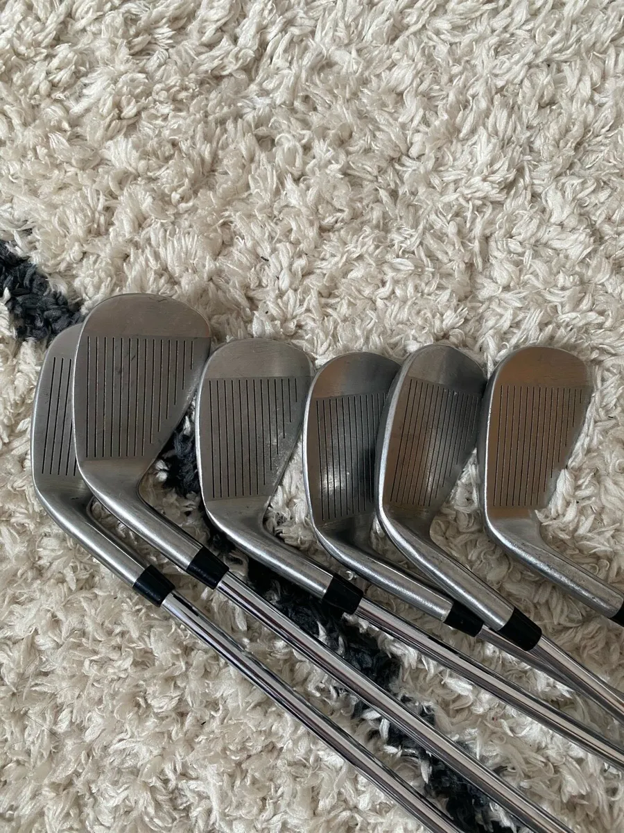 V300 irons, 2 drivers and 1 hybrid - Image 2
