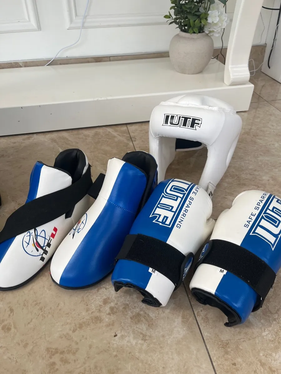 Taekwondo sparring set (new) - Image 1