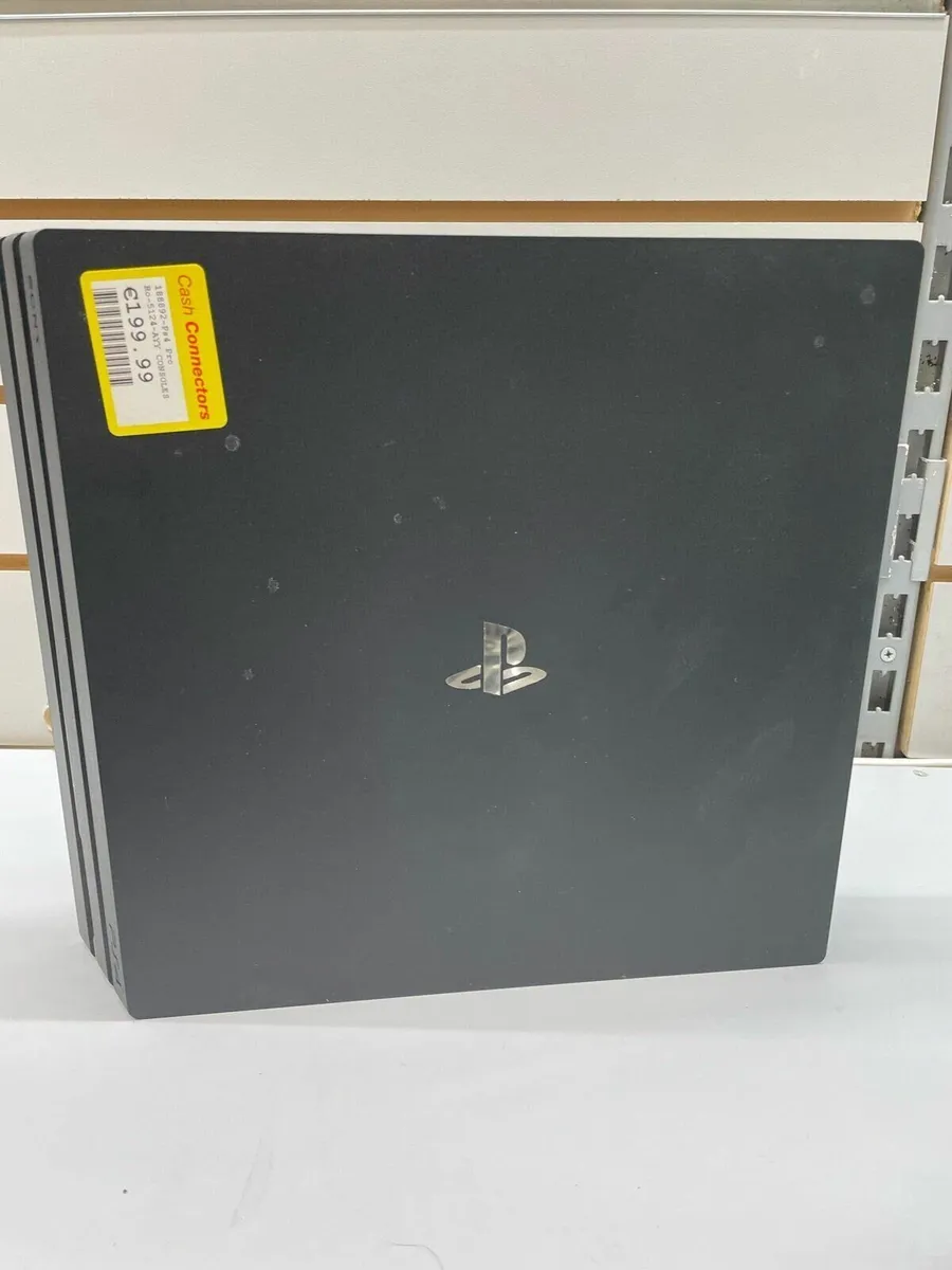PS4 Pro - Image 4
