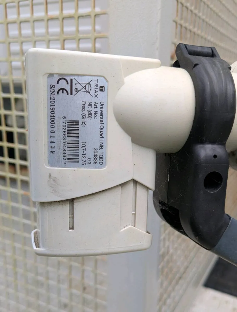 Triax satellite dish with LNB - Image 2