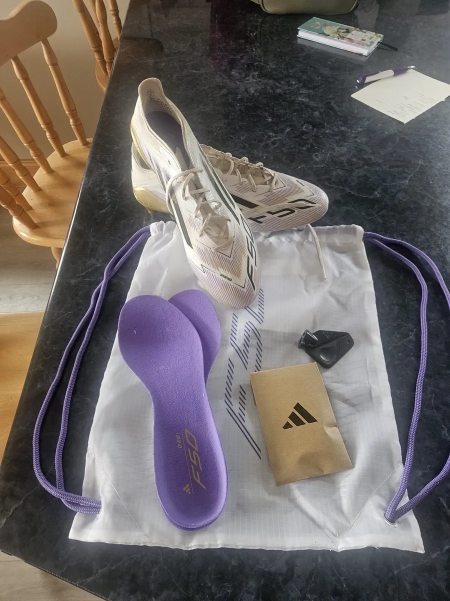 Football boots - Image 2
