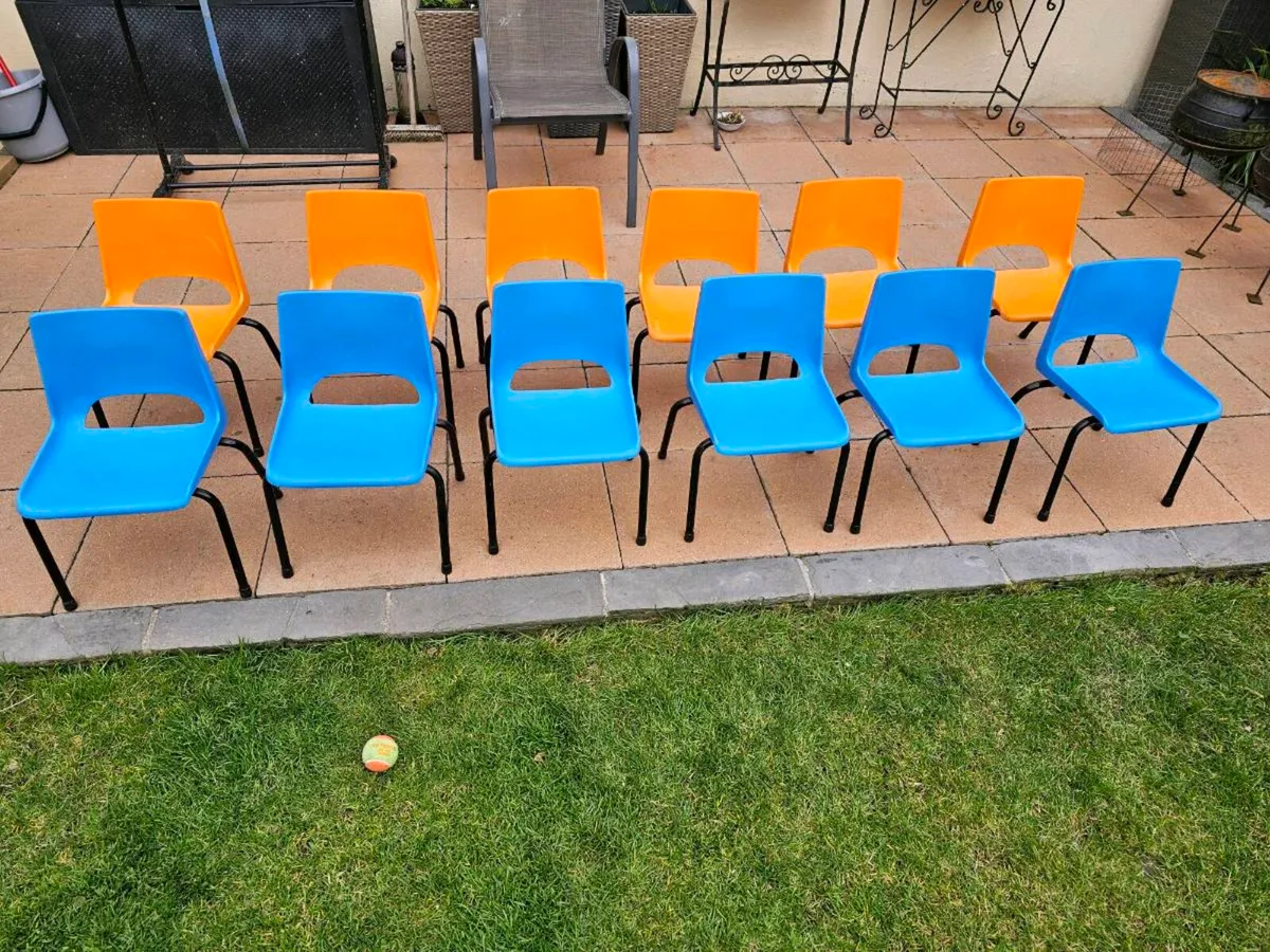 Children's chairs - Image 1