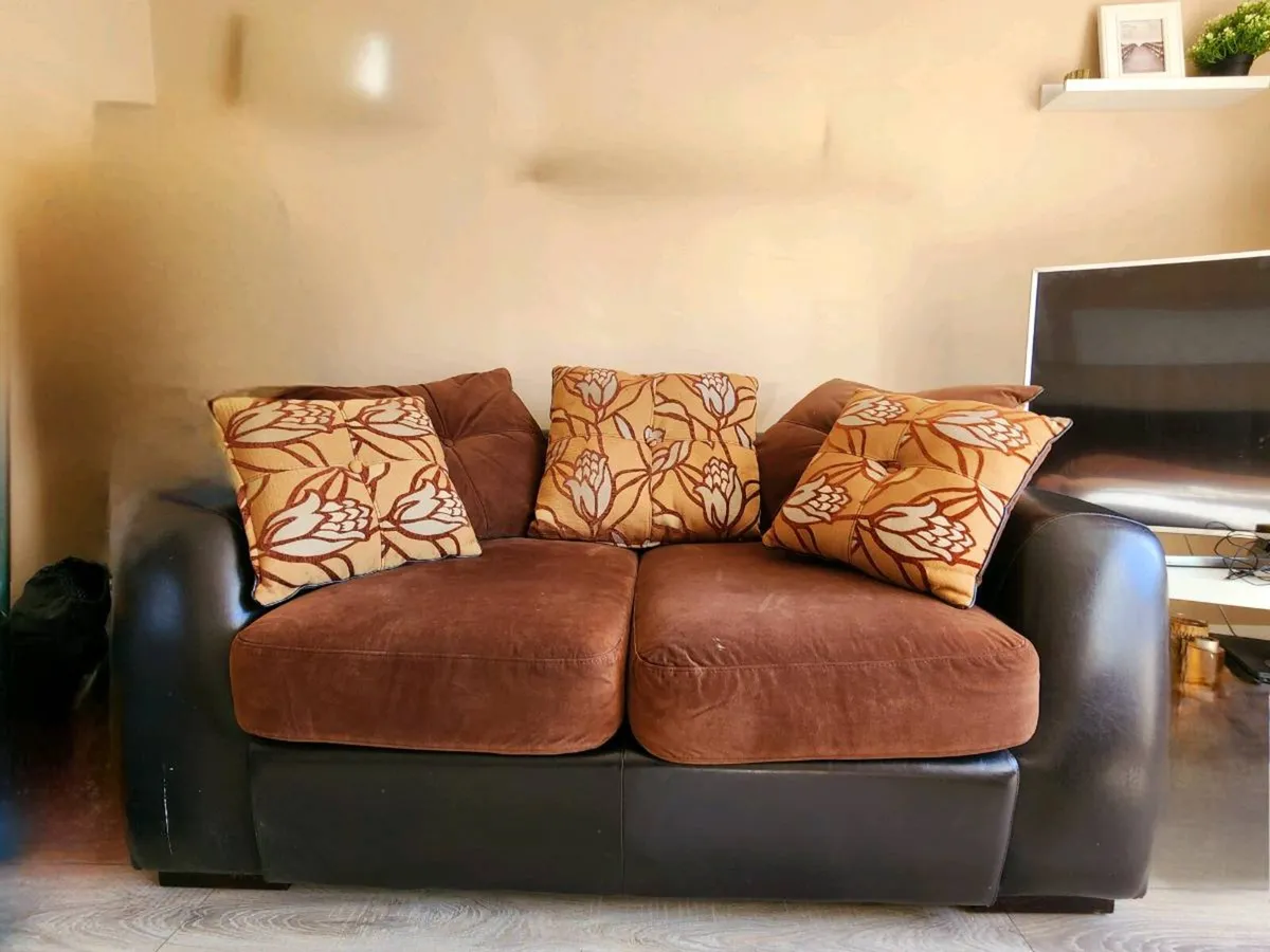 3 + 2 seater sofa set - Image 2
