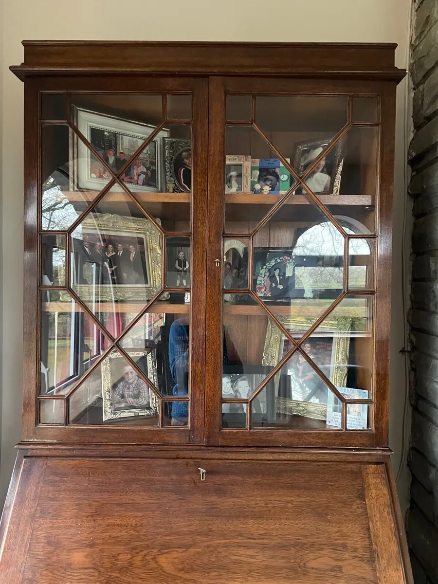 Display cabinet and writing bureau - Image 3