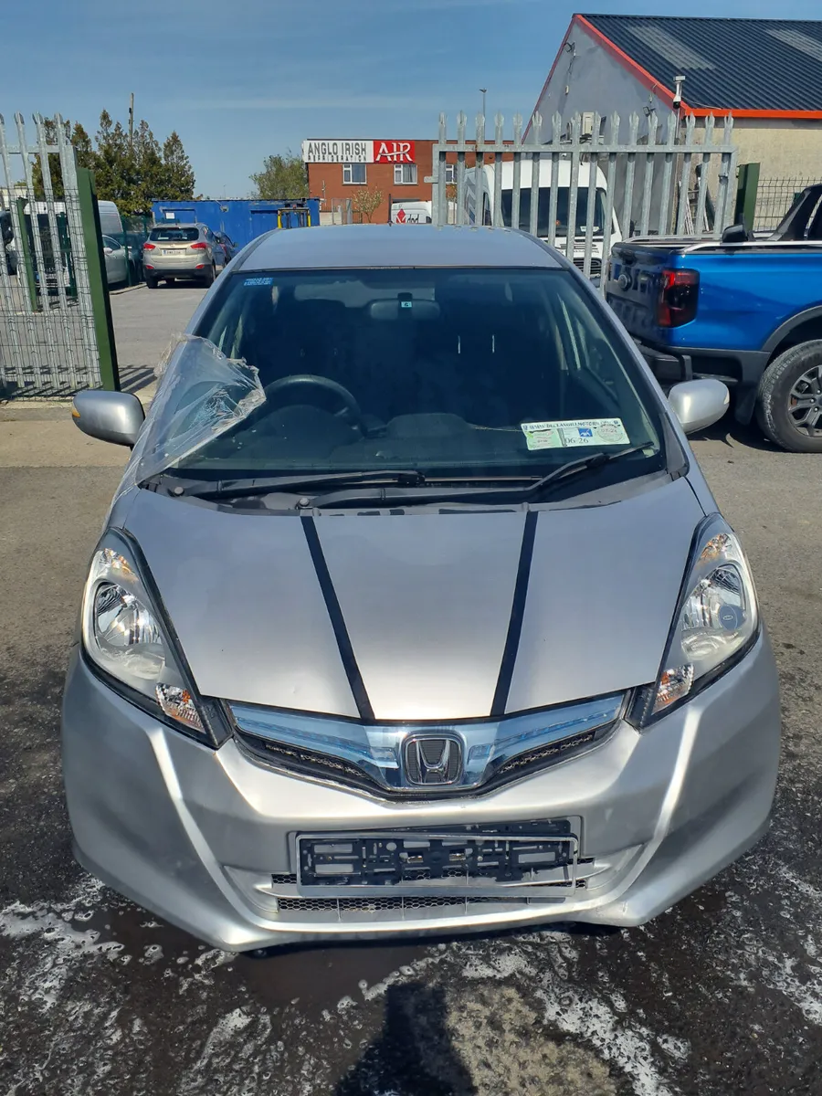 Honda Fit 2013 attempted theft - Image 3