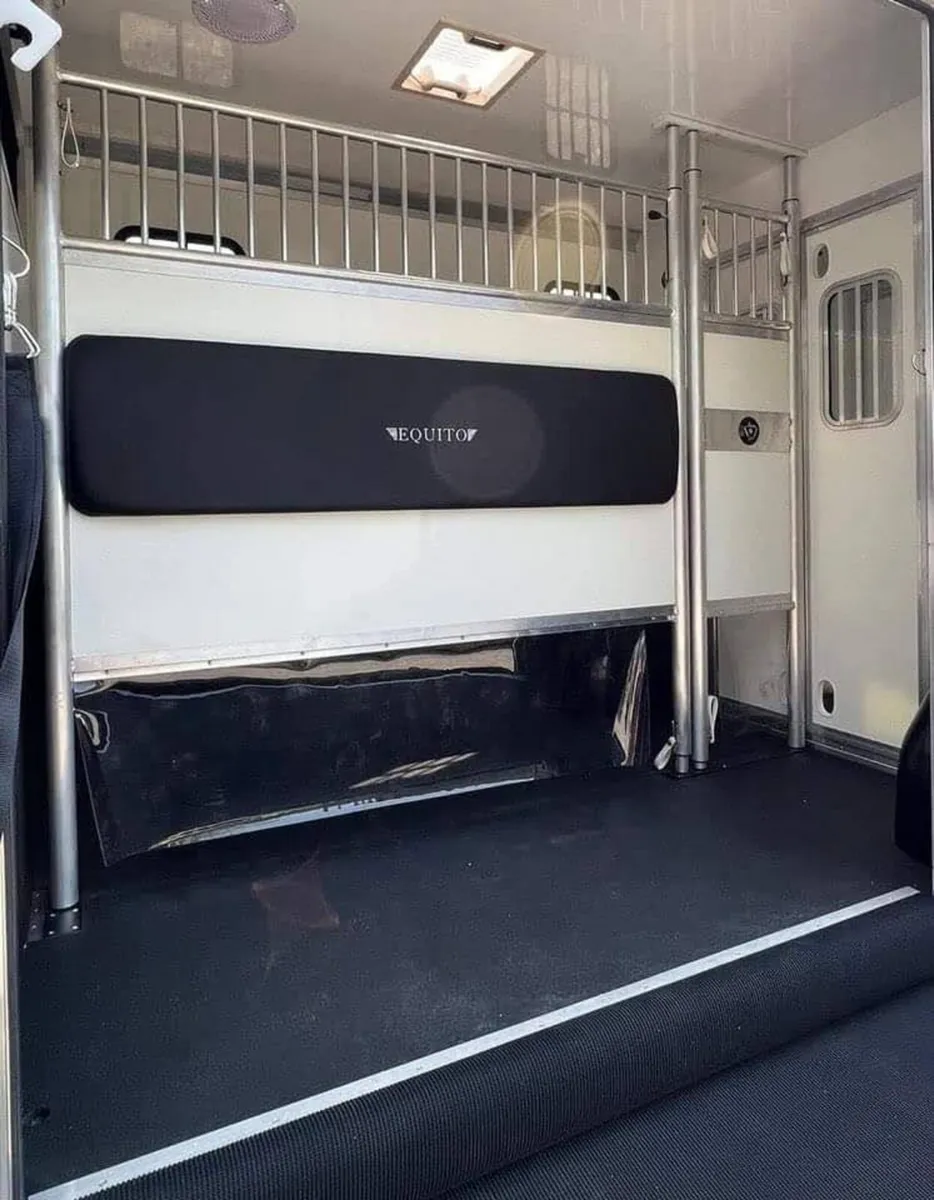 New & Used 2 Stalls - Image 4