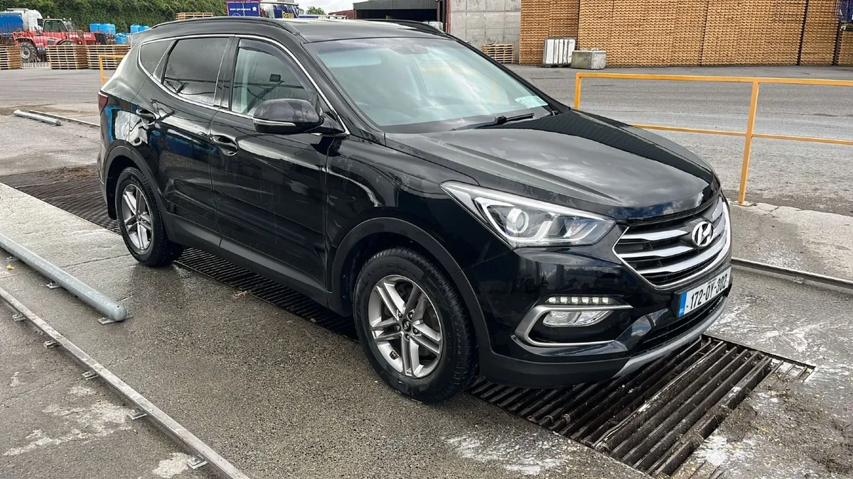 Hyundai Santa Fe 2017 - Image 1