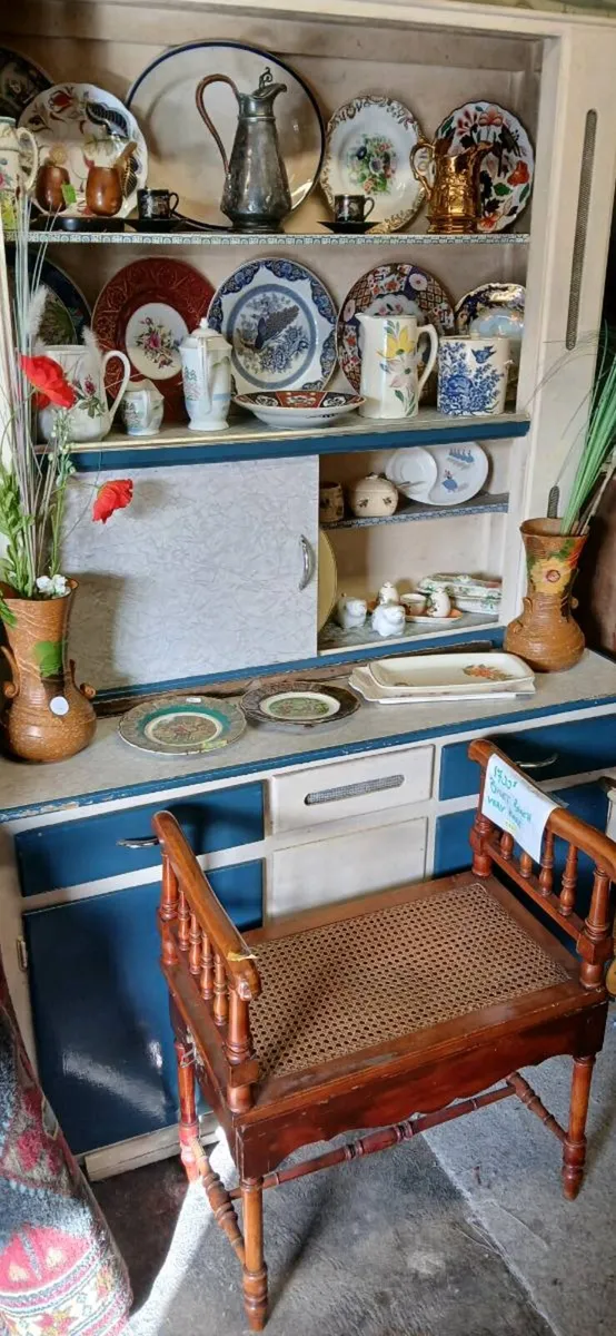 Antique dresser - Image 1