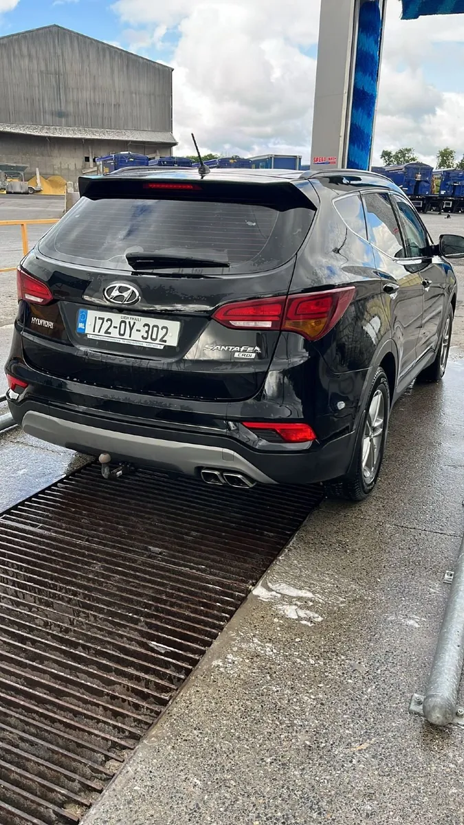 Hyundai Santa Fe 2017 - Image 4