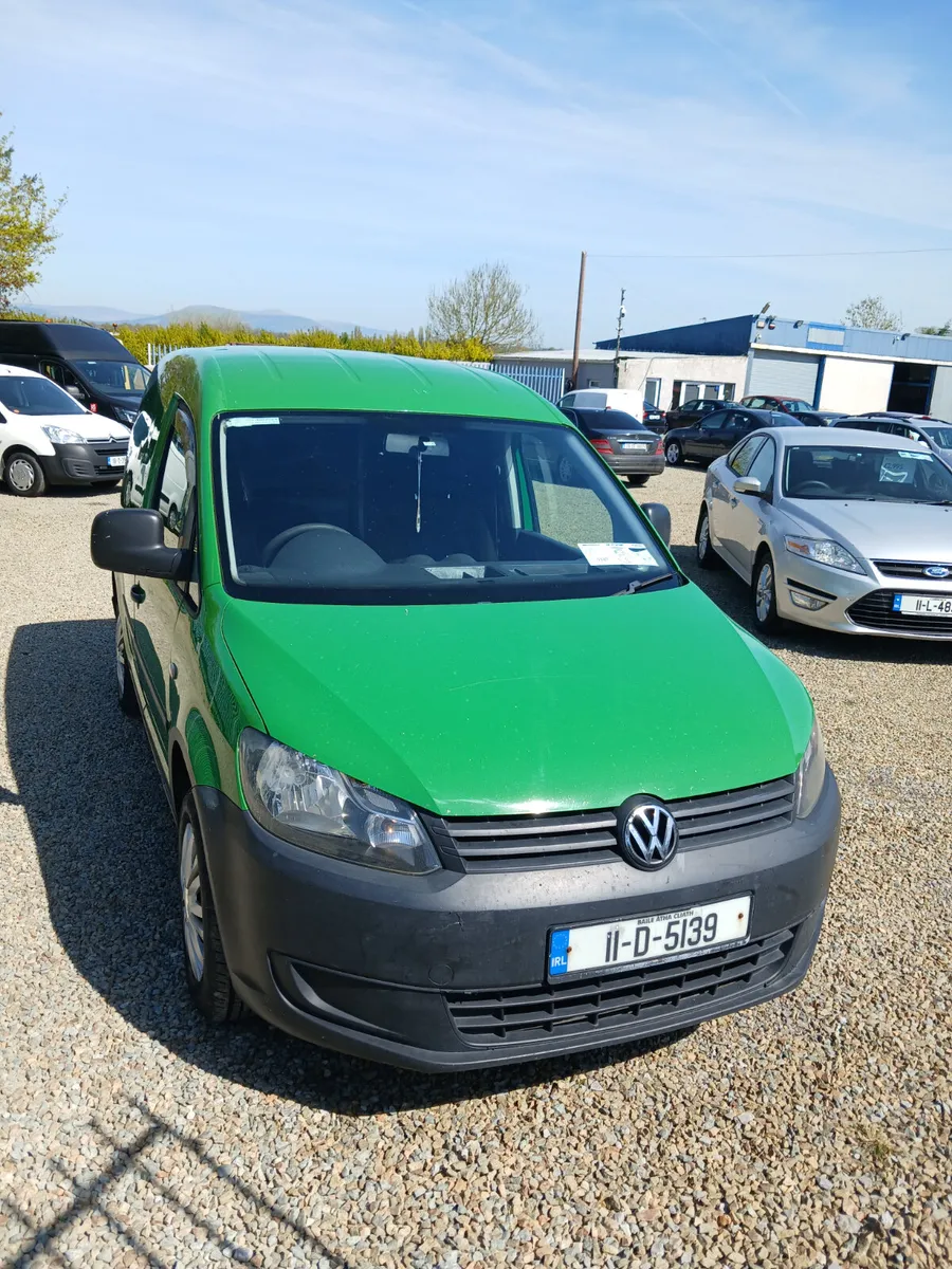 Volkswagen Caddy 2011 - Image 2