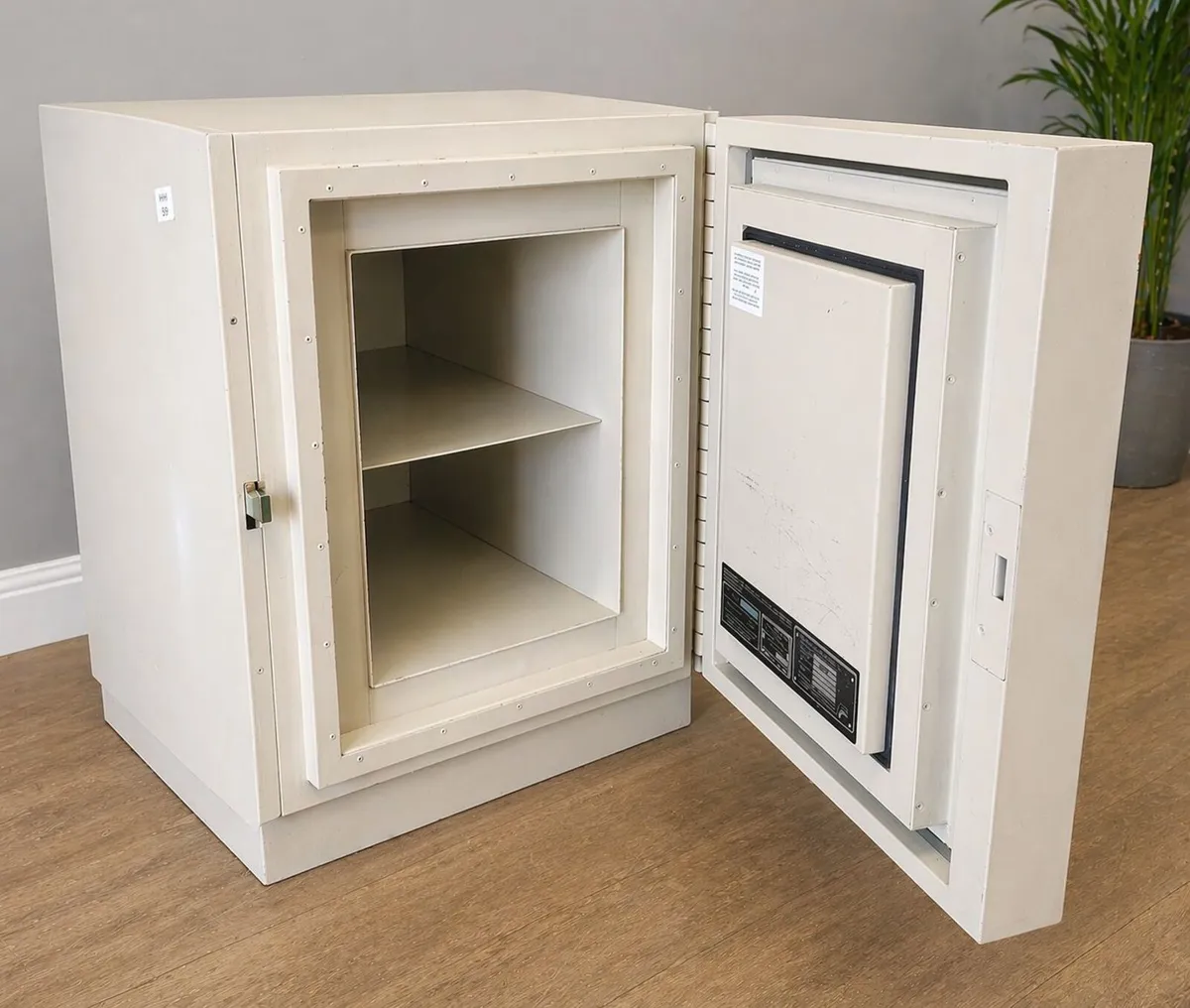 Heavy-Duty Safe - Image 4