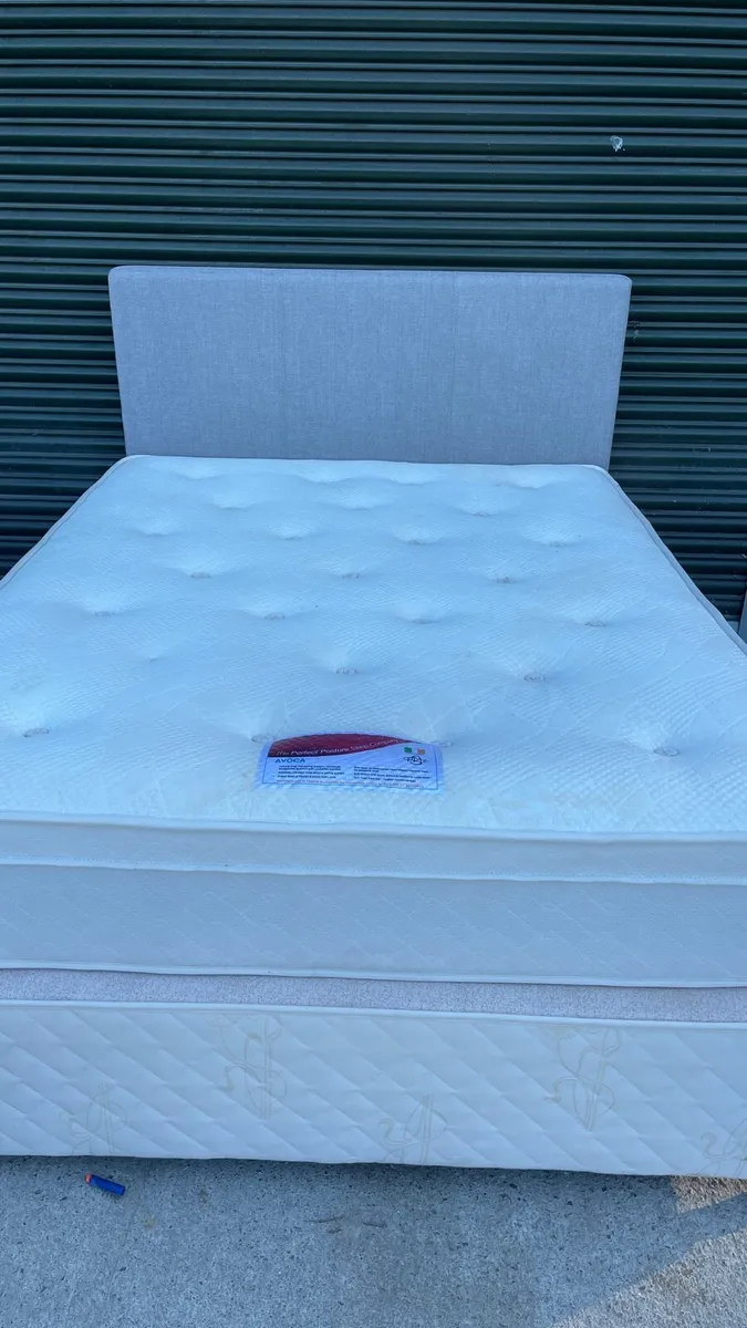 King size bed - Image 2