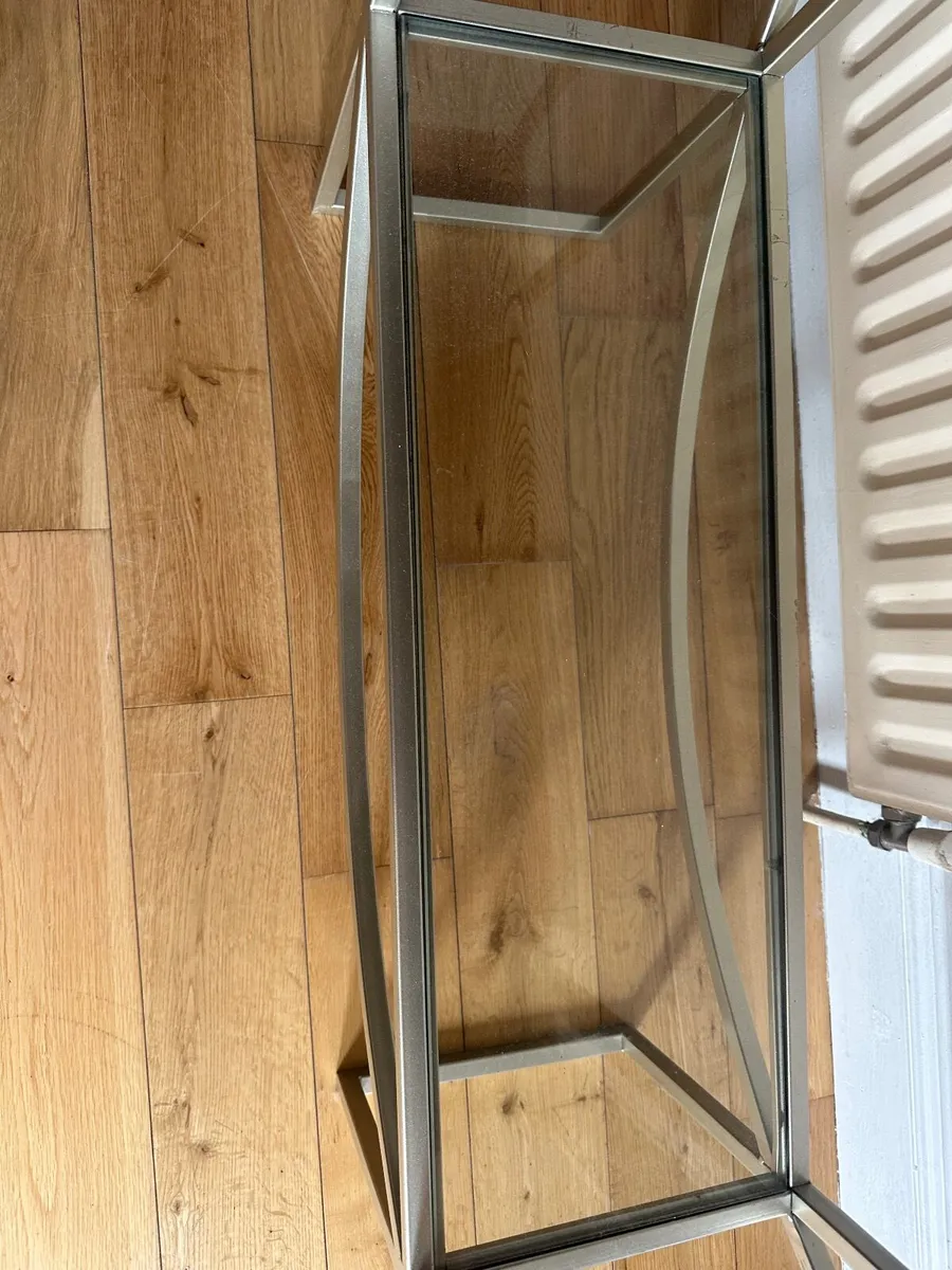 Mirrored Table - Image 3