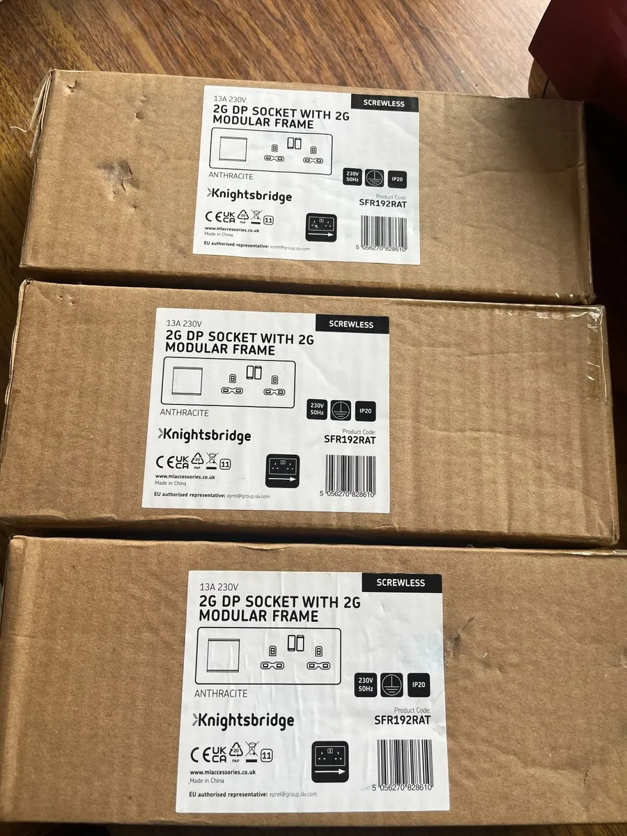 Knightsbridge 13 Amp 2 Gang DP Switched Socket + 2 - Image 2