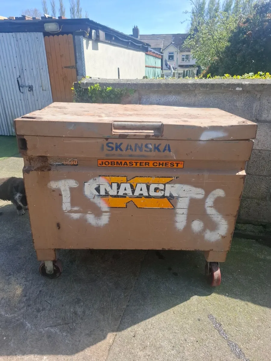 Lock up Jobmasters Chest - Image 1