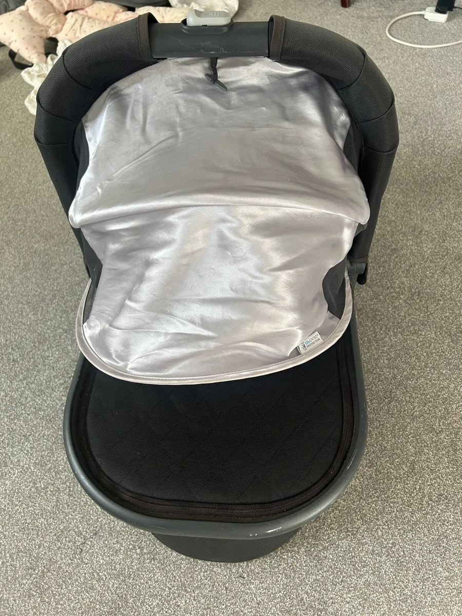 Uppa Baby Bassinet - Image 4