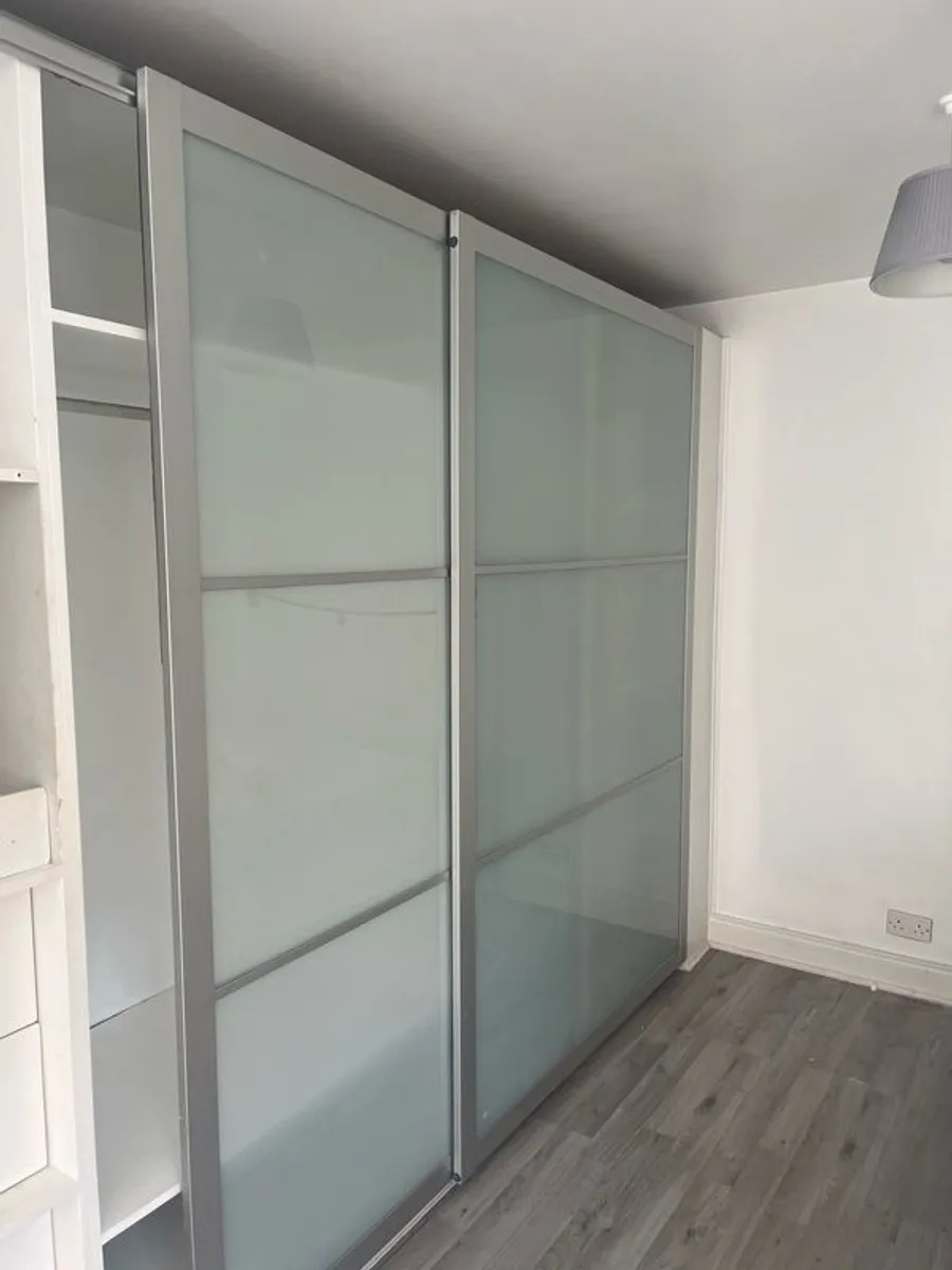 Sliding Doors Wardrobe and tracks - Image 1