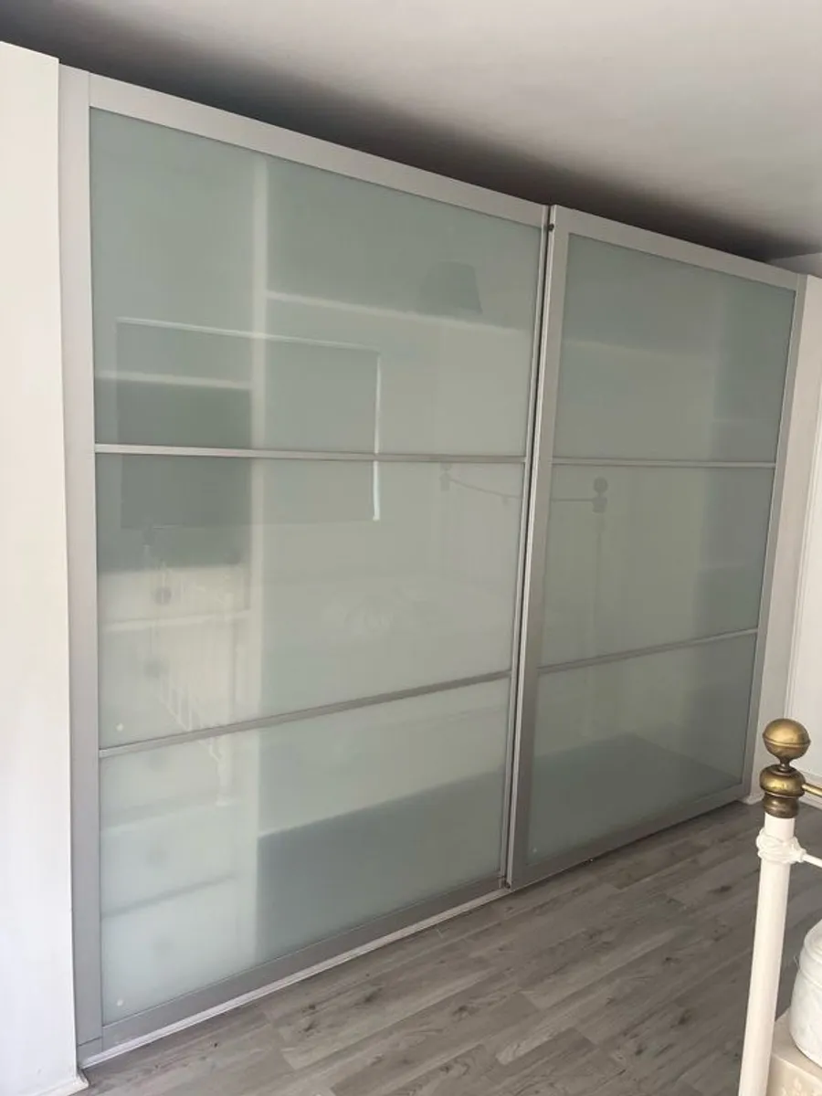 Sliding Doors Wardrobe and tracks - Image 2