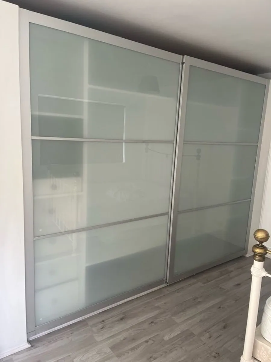 Sliding Doors Wardrobe and tracks - Image 3