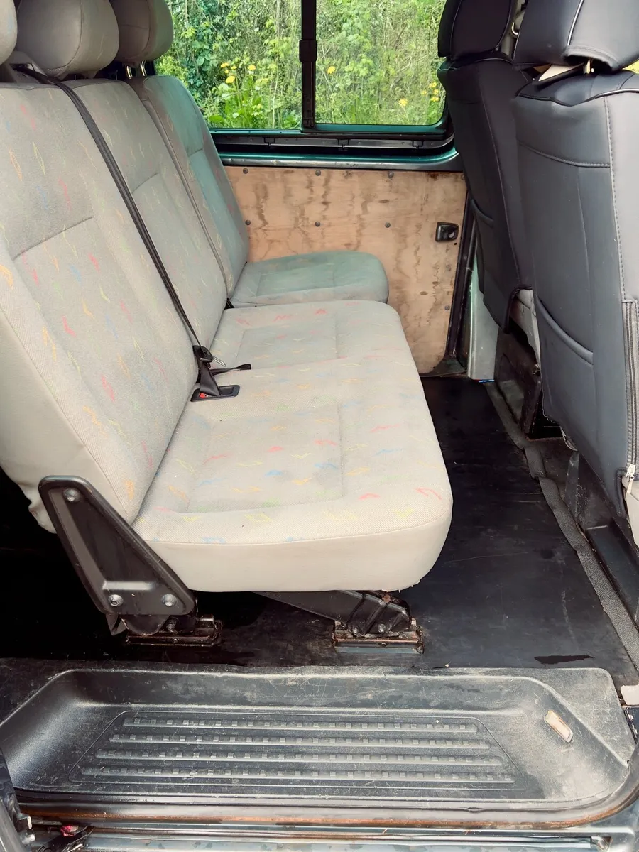 Volkswagen Transporter AUTOMATIC 2005 - Image 4