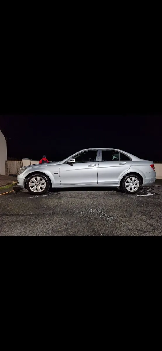 Mercedes C220 NEEDS ENGINE - Image 1