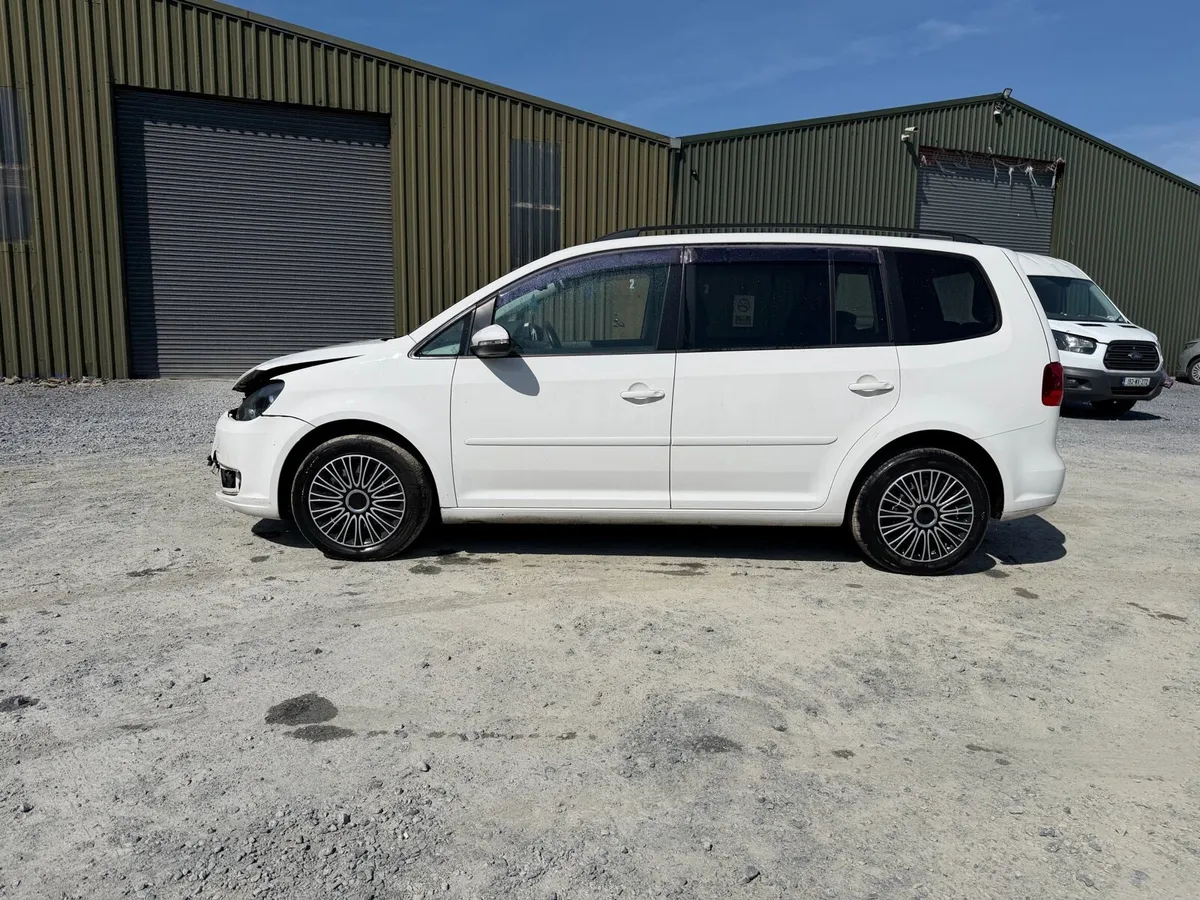 2012 Volkswagen toran 1.4 petrol automatic - Image 1