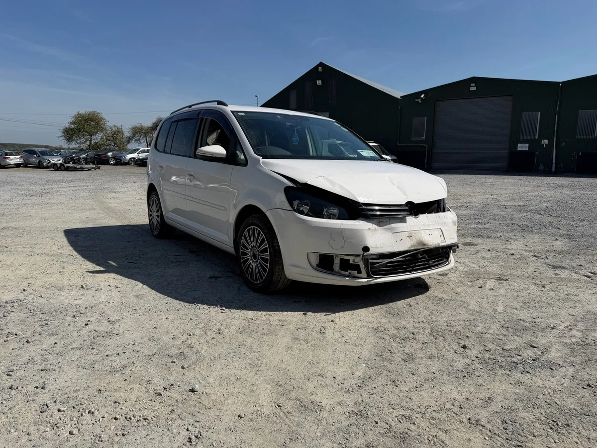 2012 Volkswagen toran 1.4 petrol automatic - Image 3