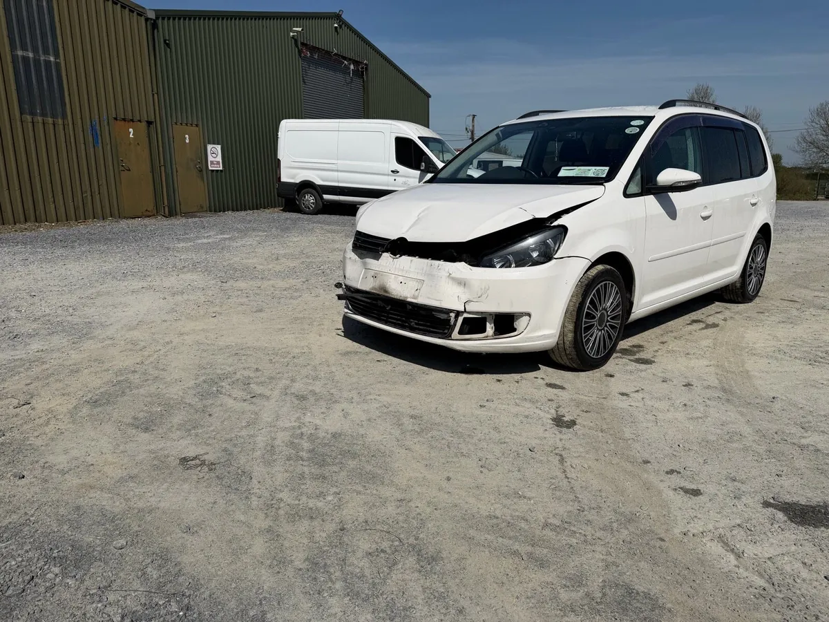 2012 Volkswagen toran 1.4 petrol automatic - Image 4