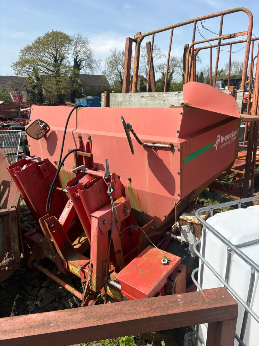Kverneland potato planter - Image 1