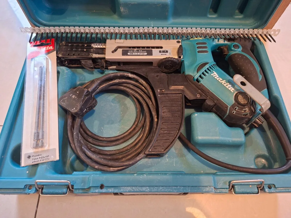 Makita 6843 Auto Feed 240v "Serviced" - Image 1