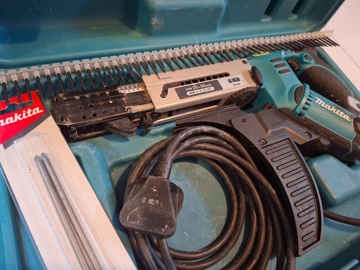 Makita 6843 Auto Feed 240v "Serviced" - Image 3