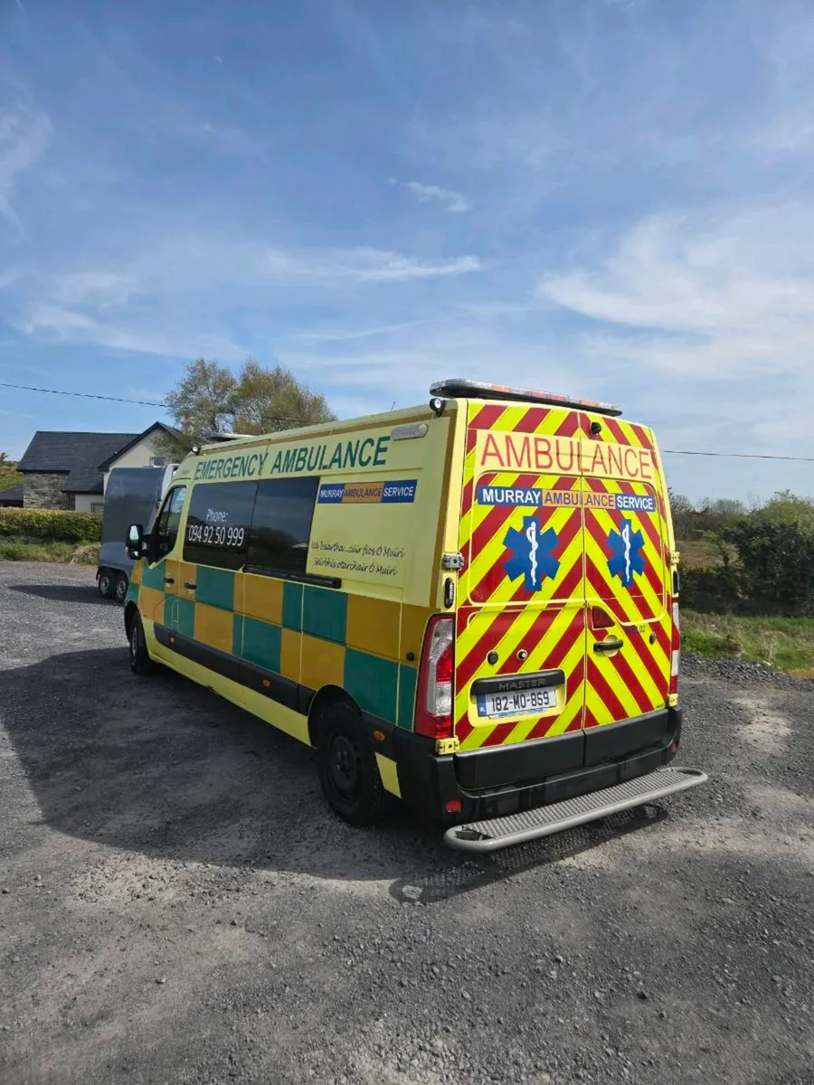 2018 Renault Master Ambulance - Image 3