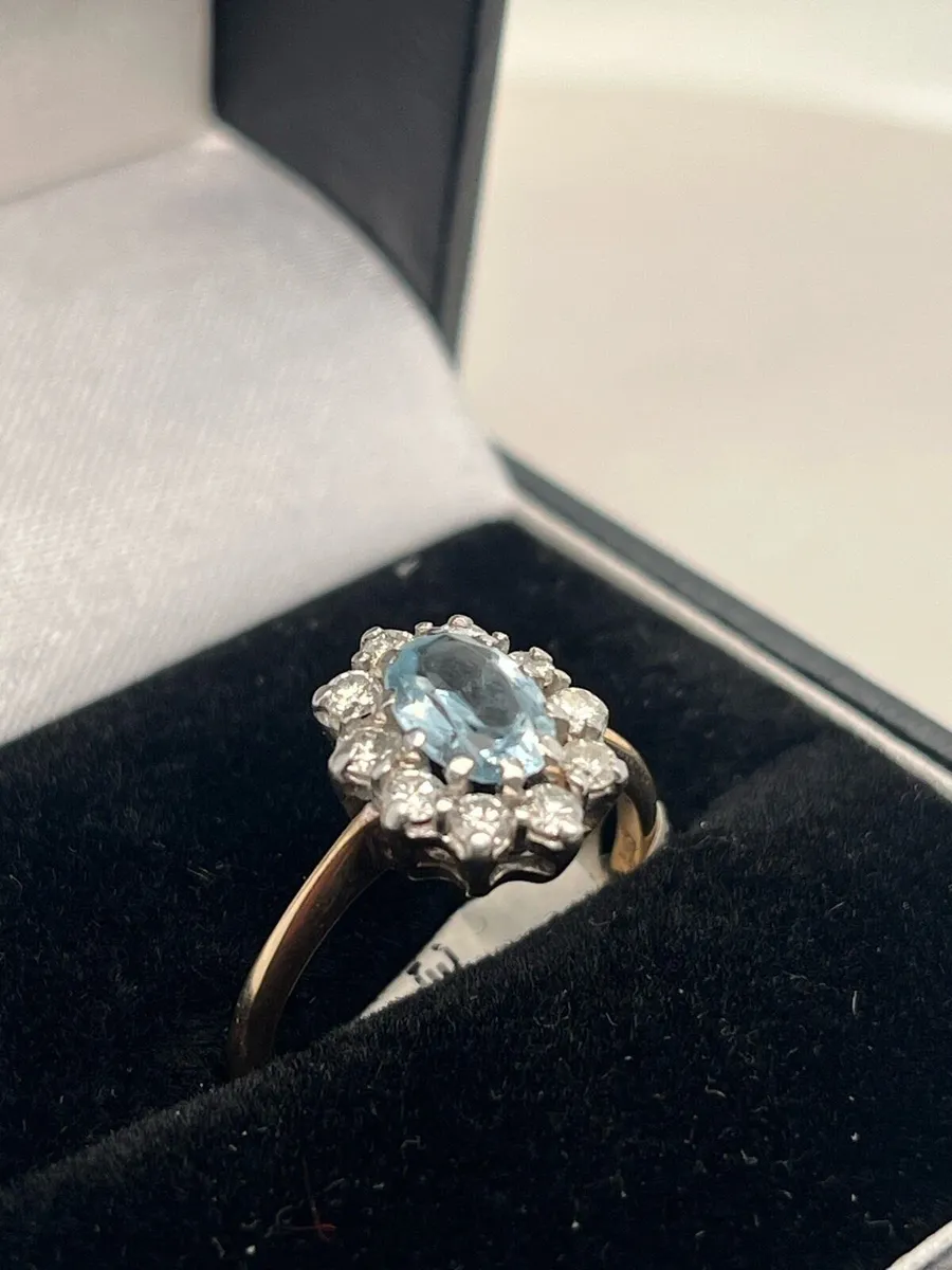9k gold blue stone cz ring. - Image 3