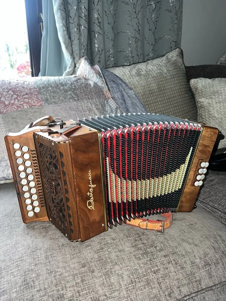 Castagnari Sharon Box for sale - Image 1