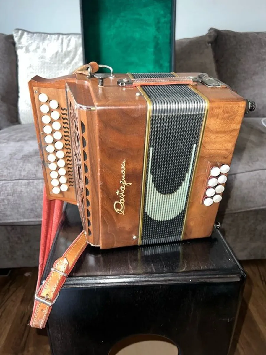 Castagnari Sharon Box for sale - Image 2