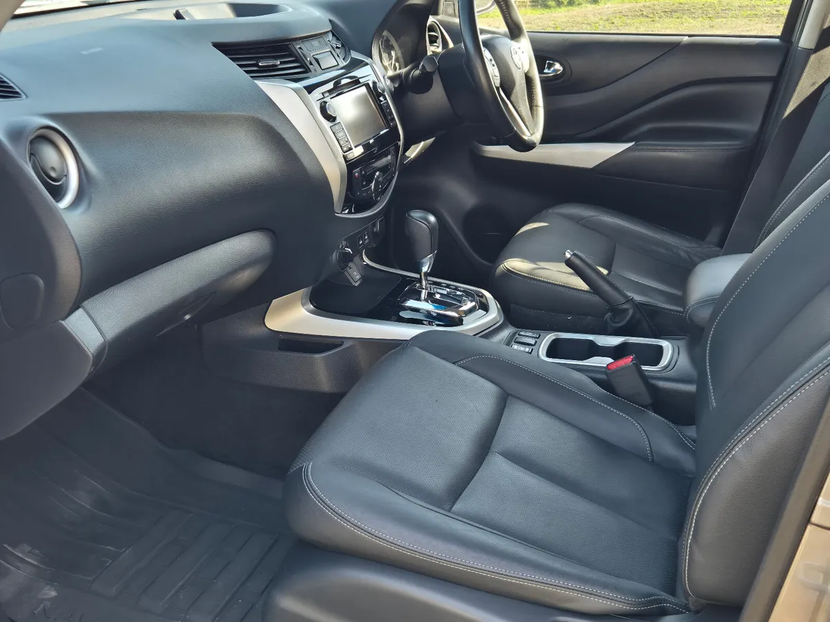 Nissan Navara  TEKNA DCI AUTO 4X4 - Image 4