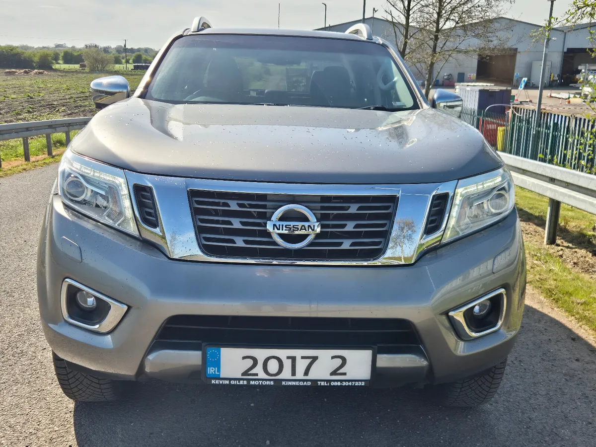 Nissan Navara  TEKNA DCI AUTO 4X4 - Image 2