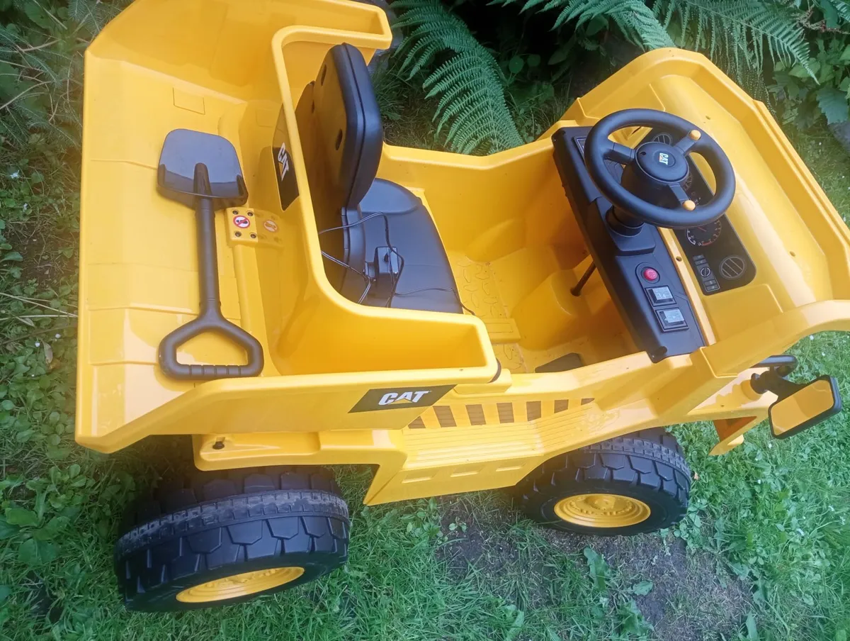 CAT. Kids truck 12 volt - Image 3
