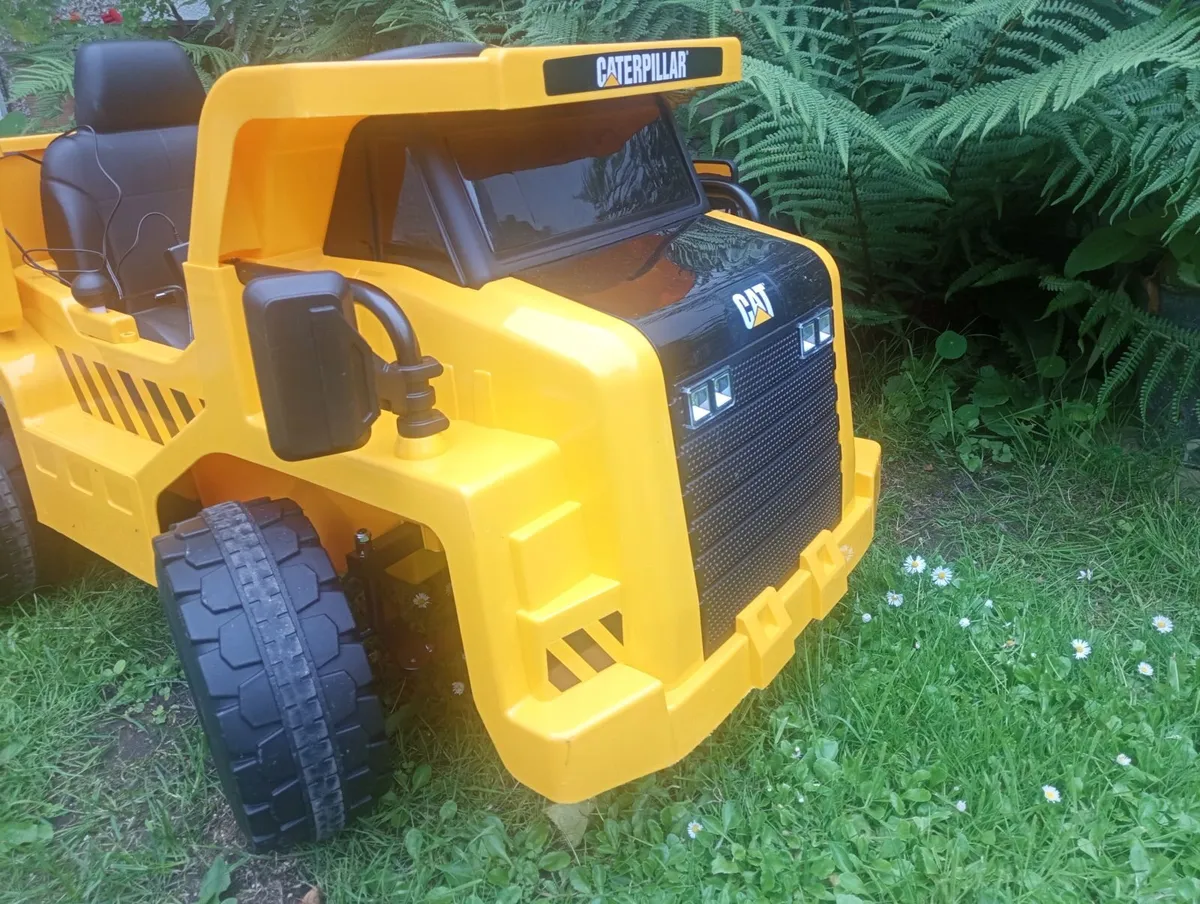 CAT. Kids truck 12 volt - Image 1