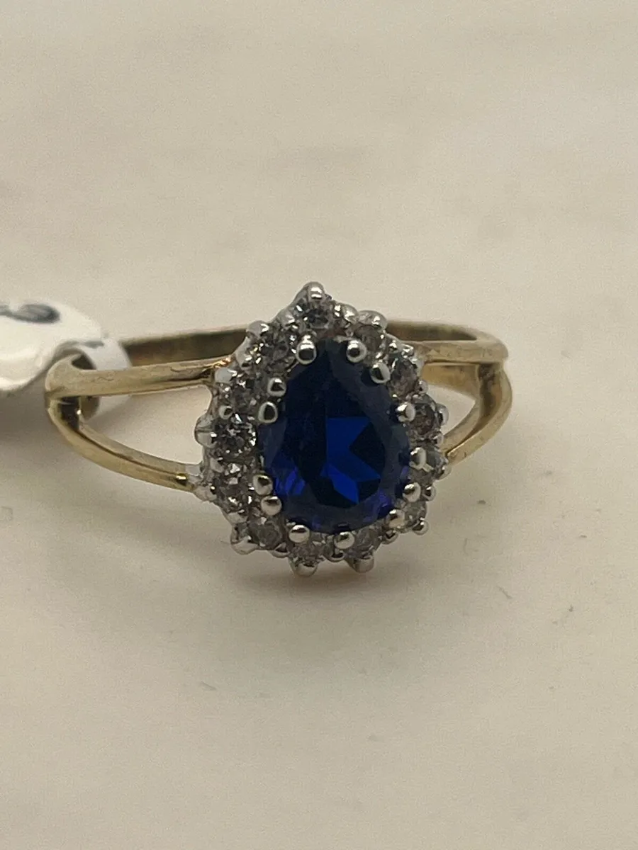 Second-hand 9k gold blue stone cz ring. Approx 4.5 - Image 2